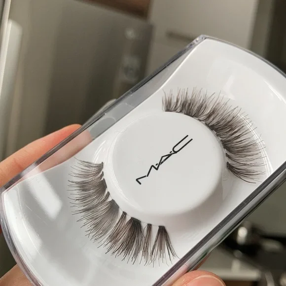 NEW Mac lashes - Picture 3 of 3